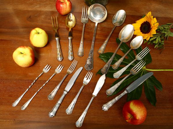 Servizio di posate in argento  - Asta House Sale: Un'elegante casa fiorentina - Associazione Nazionale - Case d'Asta italiane