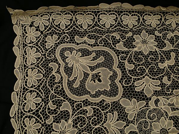 Tovaglia in cotone beige  - Asta House Sale: Un'elegante casa fiorentina - Associazione Nazionale - Case d'Asta italiane