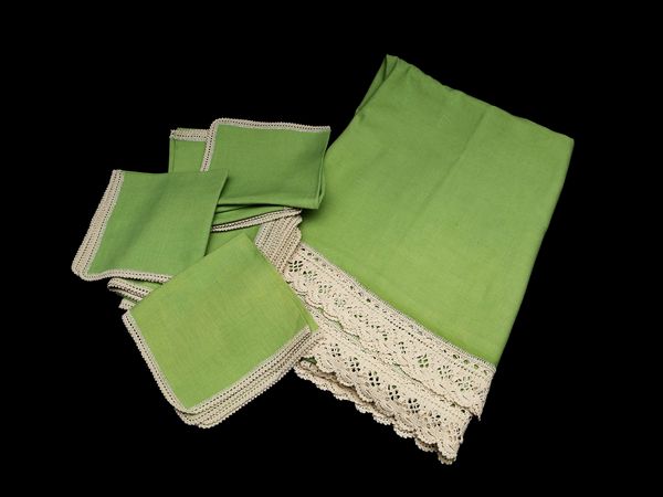 Tovaglia ovale in lino verde  - Asta House Sale: Un'elegante casa fiorentina - Associazione Nazionale - Case d'Asta italiane