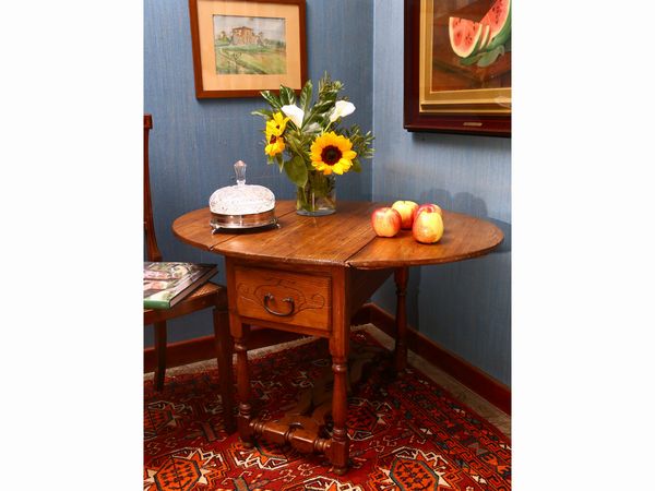 Tavolino a bandelle in legno tenero  - Asta House Sale: Un'elegante casa fiorentina - Associazione Nazionale - Case d'Asta italiane