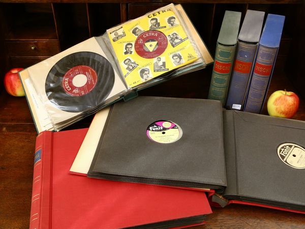 Collezione di vinili  - Asta House Sale: Un'elegante casa fiorentina - Associazione Nazionale - Case d'Asta italiane