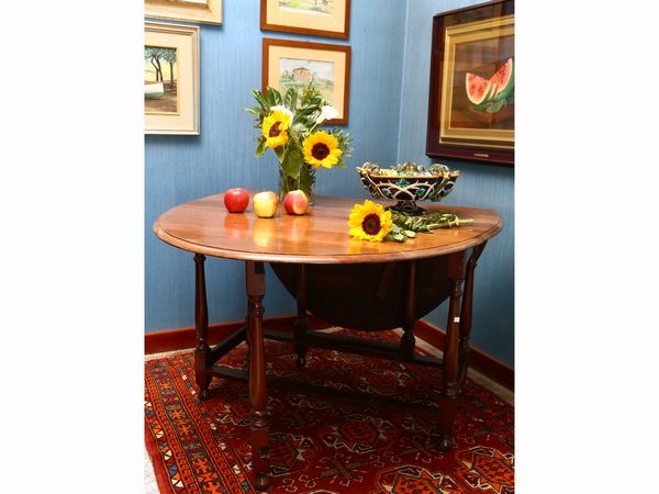 Tavolo a bandelle in noce  - Asta House Sale: Un'elegante casa fiorentina - Associazione Nazionale - Case d'Asta italiane