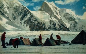 ,Bruce Charles Granville - The Assault of Mount Everest 1922