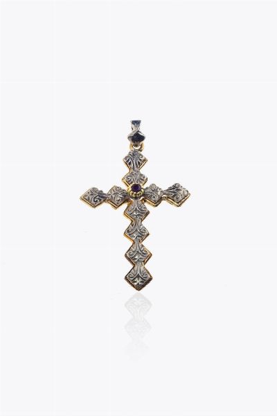 CIONDOLO : Peso gr 5 6 in oro giallo a bassa caratura e argento inizi XIX secolo  a forma di croce con rubino al centro  - Asta Asta 205 Gioielli - Associazione Nazionale - Case d'Asta italiane