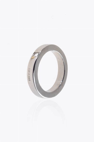 ANELLO : Peso gr 8 0 Misura 19 (59) in oro bianco con al centro due diamanti taglio baguette per totali ct 0 10 ca  - Asta Asta 205 Gioielli - Associazione Nazionale - Case d'Asta italiane