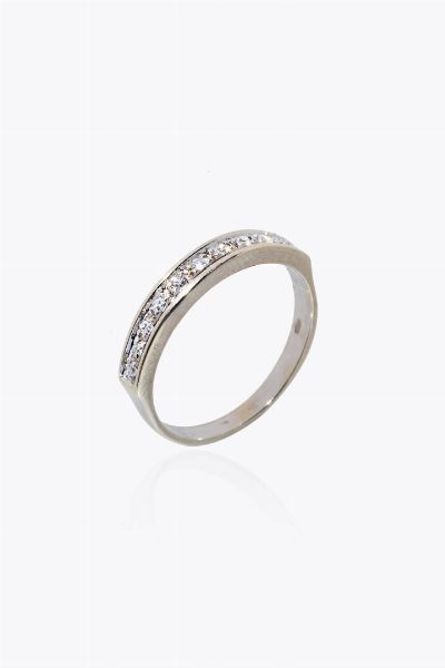 ANELLO : Peso gr 2 5 Misura 12 (52) in oro bianco con diamanti taglio 8/8 per totali ct 0 10 ca  - Asta Asta 205 Gioielli - Associazione Nazionale - Case d'Asta italiane