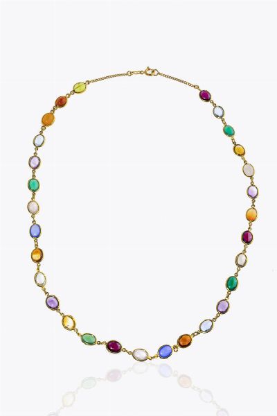 GIROCOLLO : Peso gr 16 2 in oro giallo con ovali cabochon in pietre fini  - Asta Asta 205 Gioielli - Associazione Nazionale - Case d'Asta italiane