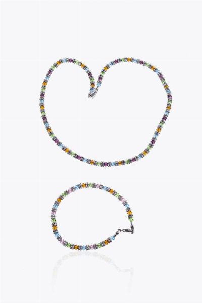 DEMI-PARURE : Peso gr 26 8 composto da girocollo e bracciale in oro bianco con pietre fini taglio fantasia  - Asta Asta 205 Gioielli - Associazione Nazionale - Case d'Asta italiane