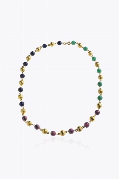 COLLANA : Peso loro gr 36 2 Lunghezza cm 50 composta di sfere di oro satinato alternate a sfere di rosocrodite  pietra dura di colore blu e avventurina  - Asta Asta 205 Gioielli - Associazione Nazionale - Case d'Asta italiane