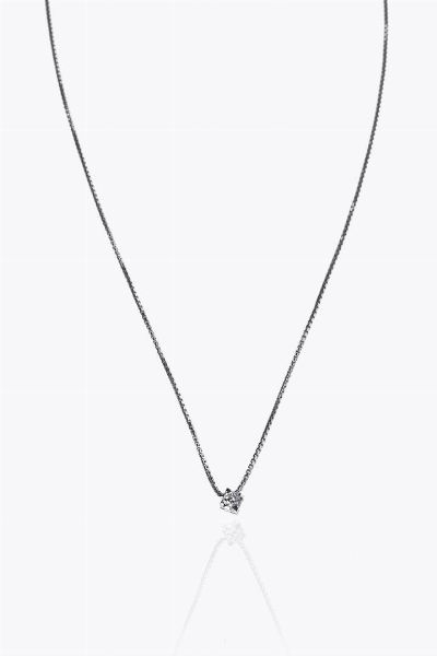 PUNTO LUCE : Peso gr 3 6 in oro bianco con diamante taglio brillante di ct 0 10 ca  - Asta Asta 205 Gioielli - Associazione Nazionale - Case d'Asta italiane