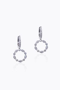 COPPIA DI ORECCHINI - Peso gr 3 3 in oro bianco  a monachella  con cerchi pendenti in diamanti taglio brillante per totali ct 0 62 ca  [..]
