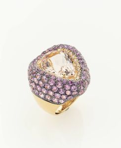 ANELLO - Peso gr 19 8 Misura 14 in oro rosa  sommit con goccia di morganite rosa  (scheggiature)  contornata da diamanti  [..]