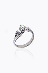 ANELLO - Peso gr 3 7 Misura 10 (50) in oro bianco con diamante solitario di ct 0 45 ca