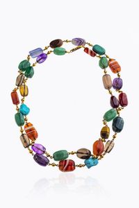 COLLANA - Lunghezza cm 88 composta da corniola  ametiste pietra del sole  avventurina e agata verde. Distanziali e chiusura  [..]