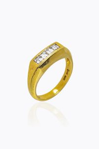 DAMIANI - Peso gr 5 1 Misura 13 (53) Anello firmato Damiani in oro giallo con quattro diamanti taglio carr per totali ct  [..]