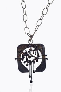 CATENA CON CIONDOLO - Peso gr in argento 925 /1000 di forma quadrata con decoro astratto al centro