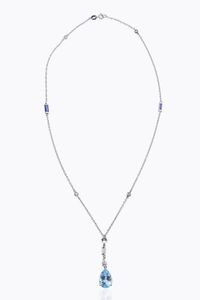 GIROCOLLO - Peso gr 6 1 in oro bianco con goccia di acquamarina pendente di ct 3 97 ca  sormontata da diamanti taglio brillante  [..]
