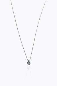 PUNTO LUCE - Peso gr 2 4 in oro bianco  a goccia  con diamante taglio brillante di ct 0 02 ca  probabile colore G-H  purezza  [..]