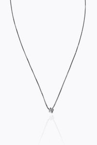 PUNTO LUCE - Peso gr 3 6 in oro bianco con diamante taglio brillante di ct 0 10 ca