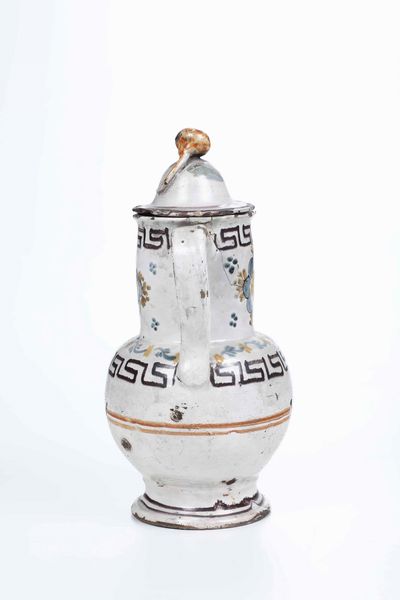 Vaso biansato con coperchio <BR>Puglia, Manifattura di Grottaglie, XIX secolo<BR>  - Asta Maioliche e Porcellane - Associazione Nazionale - Case d'Asta italiane