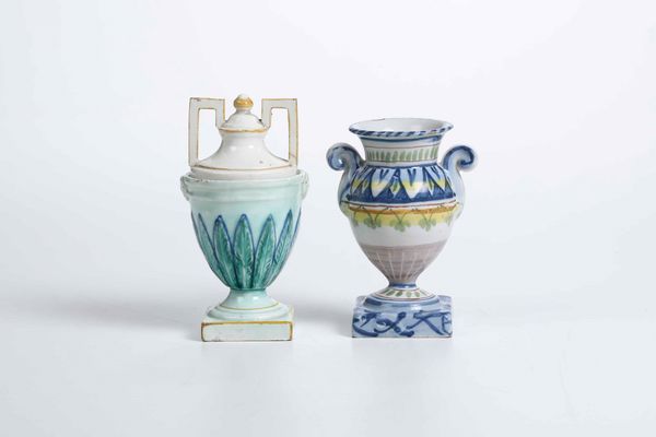 Due piccoli vasi<BR>Puglia, Laterza (?), XIX secolo (?)<BR>  - Asta Maioliche e Porcellane - Associazione Nazionale - Case d'Asta italiane