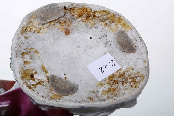 Coppia di figurine  <BR>Meissen, 1750 circa <BR>Modelli di Johann Joachim Kaendler e Peter Reinicke  - Asta Maioliche e Porcellane - Associazione Nazionale - Case d'Asta italiane