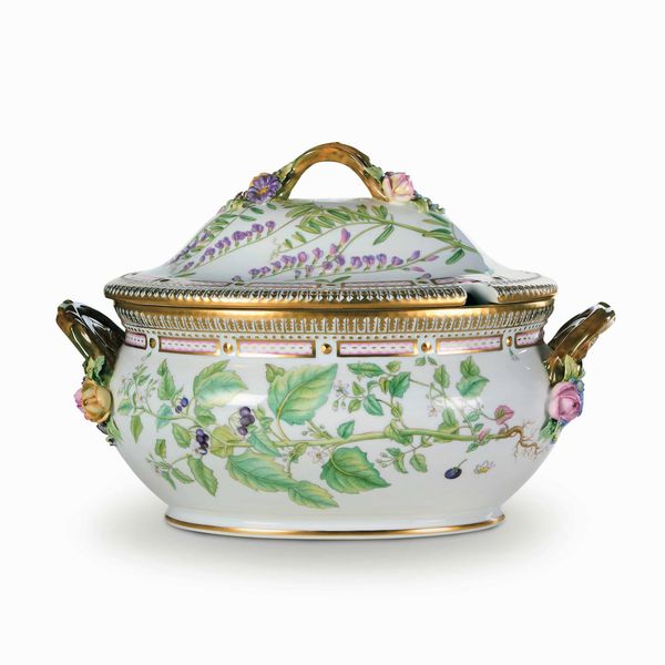 Zuppiera dal Servizio Flora Danica<BR>Danimarca, Manifattura Royal Copenhagen, 1935-1937  - Asta Maioliche e Porcellane - Associazione Nazionale - Case d'Asta italiane