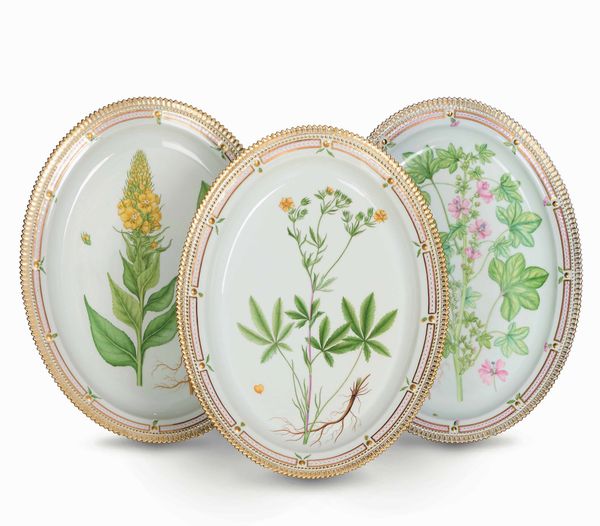 Tre prsentoirs ovali dal Servizio Flora Danica<BR>Danimarca, Manifattura Royal Copenhagen, 1963-1992  - Asta Maioliche e Porcellane - Associazione Nazionale - Case d'Asta italiane