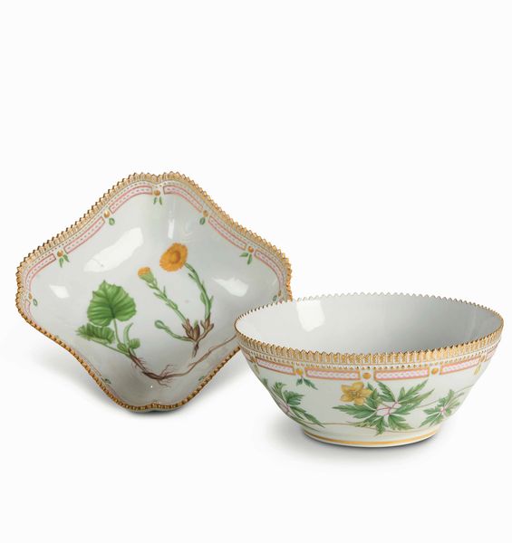 Una bacinella e una ciotola dal Servizio Flora Danica<BR>Danimarca, Manifattura Royal Copenhagen, 1963  - Asta Maioliche e Porcellane - Associazione Nazionale - Case d'Asta italiane