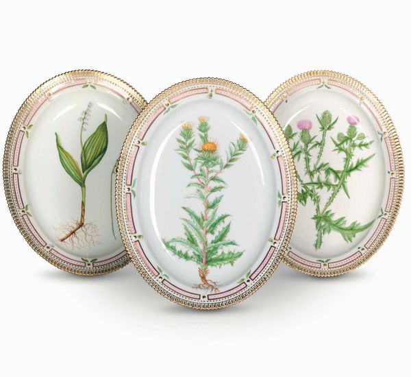 Tre prsentoirs ovali dal Servizio Flora Danica<BR>Danimarca, Manifattura Royal Copenhagen, 1963-1999  - Asta Maioliche e Porcellane - Associazione Nazionale - Case d'Asta italiane