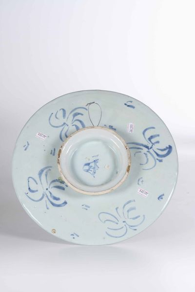 Grande sottocoppa<BR>Savona, seconda met del XVII secolo<BR><BR>  - Asta Maioliche e Porcellane - Associazione Nazionale - Case d'Asta italiane