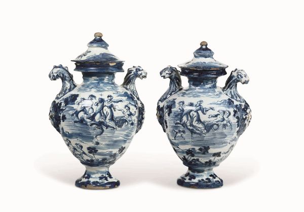 Coppia di stagnoni di farmacia  <BR>Savona, Fabbrica di Domenico Lorenzo Levantino, sesto decennio del XVIII secolo  - Asta Maioliche e Porcellane - Associazione Nazionale - Case d'Asta italiane