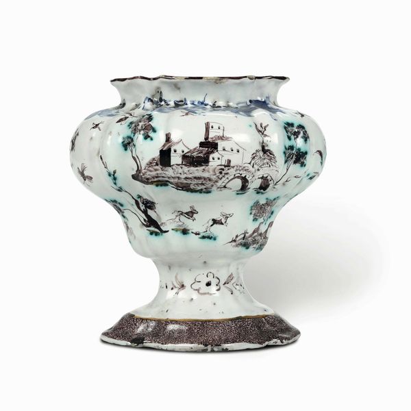 Vaso<BR>Savona, Manifattura Ferro, circa met del XVIII secolo<BR>  - Asta Maioliche e Porcellane - Associazione Nazionale - Case d'Asta italiane