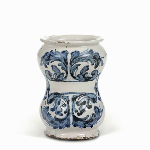 Albarello<BR>Castelli, inizio del XVIII secolo<BR>  - Asta Maioliche e Porcellane - Associazione Nazionale - Case d'Asta italiane