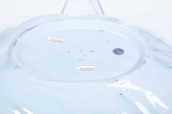 Vasca con versatore <BR>Veneto (forse Venezia, Manifattura Cozzi), ultimo ventennio del Settecento<BR>  - Asta Maioliche e Porcellane - Associazione Nazionale - Case d'Asta italiane