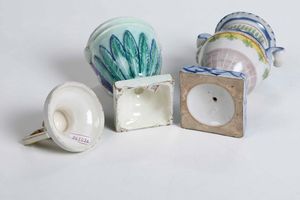 Due piccoli vasi<BR>Puglia, Laterza (?), XIX secolo (?)<BR>  - Asta Maioliche e Porcellane - Associazione Nazionale - Case d'Asta italiane