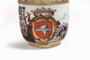 Rara e unica zuccheriera con stemma Cavalli<BR>Venezia, Manifattura Cozzi, verso il 1770<BR>  - Asta Maioliche e Porcellane - Associazione Nazionale - Case d'Asta italiane