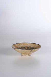 Coppa <BR>Persia (Iran), Sultanabad, XIII-XIV secolo<BR>  - Asta Maioliche e Porcellane - Associazione Nazionale - Case d'Asta italiane