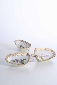 Tre vassoietti dal Servizio Flora Danica<BR>Danimarca, Manifattura Royal Copenhagen, 1963, 1975 e 1979  - Asta Maioliche e Porcellane - Associazione Nazionale - Case d'Asta italiane