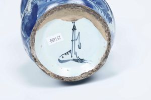 Albarello<BR>Savona, Manifattura Chiodo, inizio del XVIII secolo<BR>  - Asta Maioliche e Porcellane - Associazione Nazionale - Case d'Asta italiane