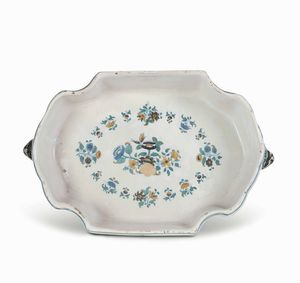 Bacinella<BR>Francia, Manifattura di Moustier, verso la met del XVIII secolo<BR>  - Asta Maioliche e Porcellane - Associazione Nazionale - Case d'Asta italiane