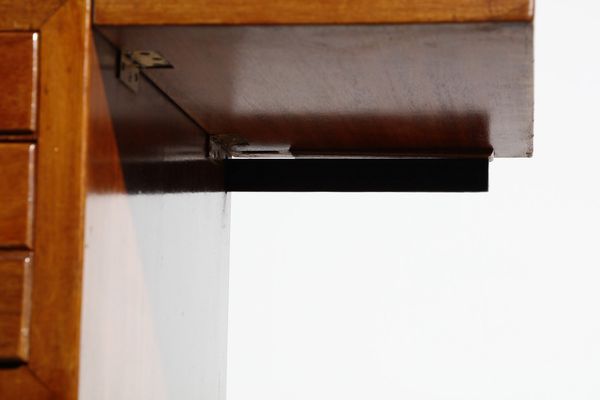 PONTI GIO (1891 - 1979) : attribuito. Consolle per Uffici Vetrocock, Marghera  - Asta Asta 364 | DESIGN E ARTI DECORATIVE DEL NOVECENTO - DESIGN (Online) Online - Associazione Nazionale - Case d'Asta italiane