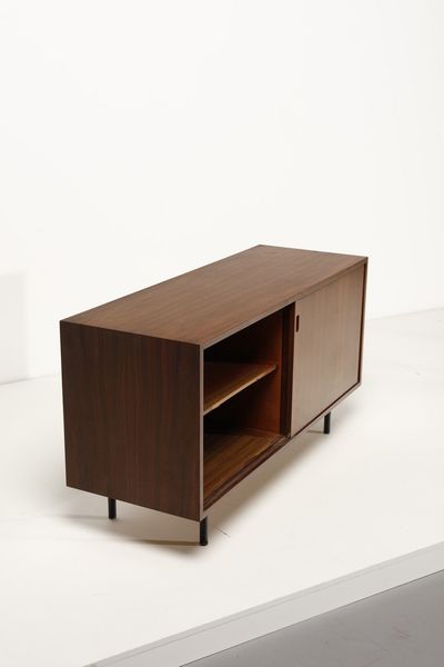KNOLL BASSETT FLORENCE (1917 - 2019) : nello stile di. Credenza  - Asta Asta 364 | DESIGN E ARTI DECORATIVE DEL NOVECENTO - DESIGN (Online) Online - Associazione Nazionale - Case d'Asta italiane