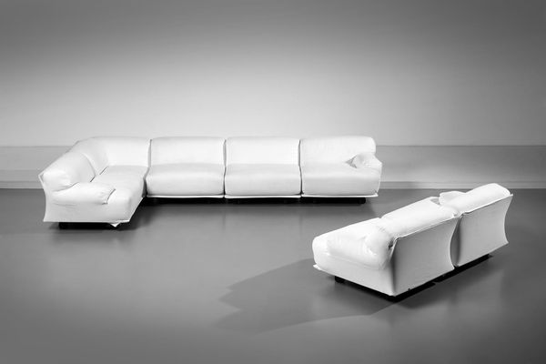 MAGISTRETTI VICO (1920 - 2006) : Divano modulare Fiandra per Cassina  - Asta Asta 364 | DESIGN E ARTI DECORATIVE DEL NOVECENTO - DESIGN (Online) Online - Associazione Nazionale - Case d'Asta italiane