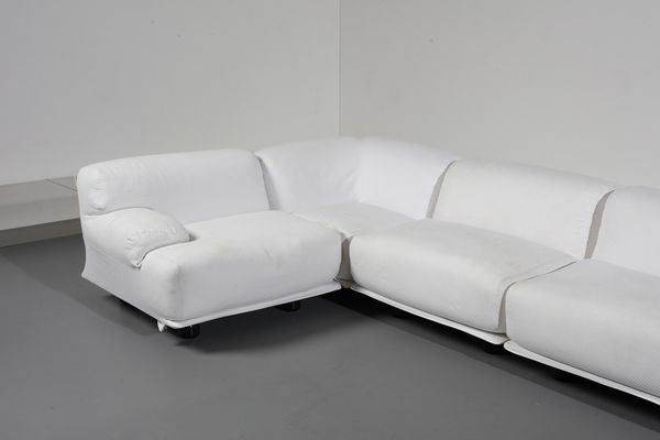 MAGISTRETTI VICO (1920 - 2006) : Divano modulare Fiandra per Cassina  - Asta Asta 364 | DESIGN E ARTI DECORATIVE DEL NOVECENTO - DESIGN (Online) Online - Associazione Nazionale - Case d'Asta italiane