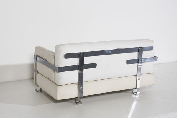 CACCIA DOMINIONI LUIGI (n. 1913) : Divano P11 Fasce Cromate per Azucena  - Asta Asta 364 | DESIGN E ARTI DECORATIVE DEL NOVECENTO - DESIGN (Online) Online - Associazione Nazionale - Case d'Asta italiane