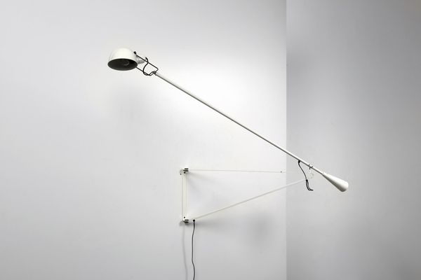 RIZZATTO PAOLO (n. 1941) : Lampada da parete 265 per Arteluce  - Asta Asta 364 | DESIGN E ARTI DECORATIVE DEL NOVECENTO - DESIGN (Online) Online - Associazione Nazionale - Case d'Asta italiane