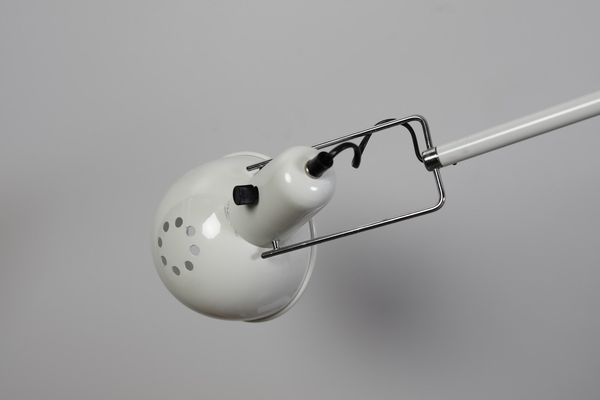 RIZZATTO PAOLO (n. 1941) : Lampada da parete 265 per Arteluce  - Asta Asta 364 | DESIGN E ARTI DECORATIVE DEL NOVECENTO - DESIGN (Online) Online - Associazione Nazionale - Case d'Asta italiane