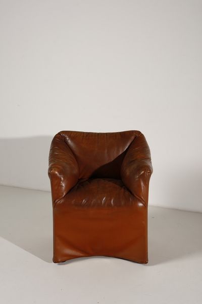 BELLINI MARIO (n. 1935) : Coppia di poltrone 684 per Cassina  - Asta Asta 364 | DESIGN E ARTI DECORATIVE DEL NOVECENTO - DESIGN (Online) Online - Associazione Nazionale - Case d'Asta italiane