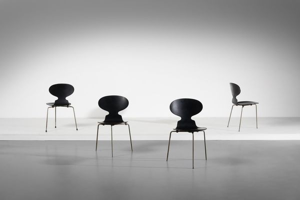 JACOBSEN ARNE (1902 - 1971) : Quattro sedie Ant 3100 per Fritz Hansen  - Asta Asta 364 | DESIGN E ARTI DECORATIVE DEL NOVECENTO - DESIGN (Online) Online - Associazione Nazionale - Case d'Asta italiane